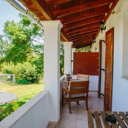 Nikolouzos Estate Corfu Apartment Ipsos